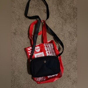 Lululemon BCrossbody Camera Bag 2L (black/gold)